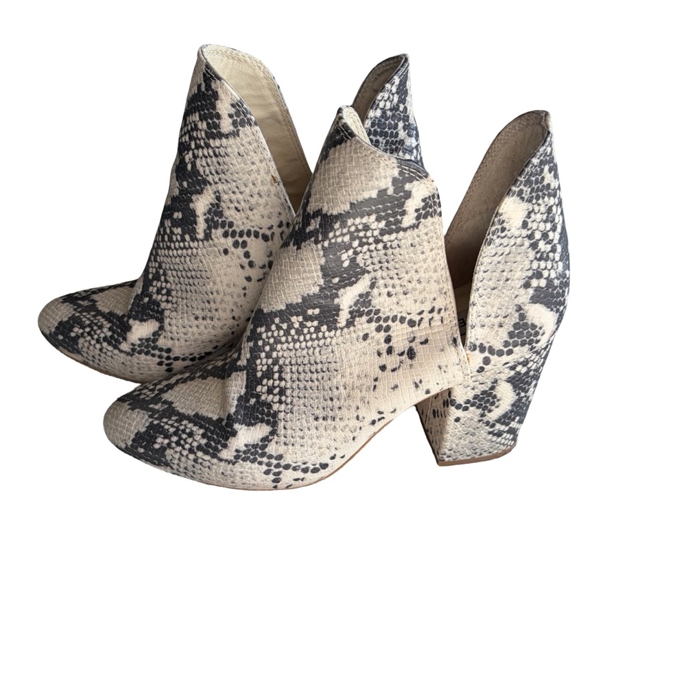 Steve Madden Black & Cream Snake-Print Ankle Booties - Picture 2 of 7